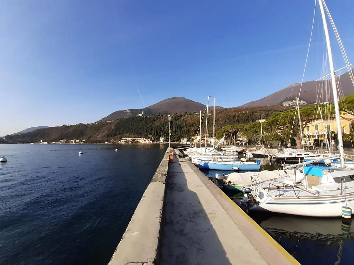 Hébergement de vacances Appartamento Lido 'With Parking Space Included' Toscolano Maderno