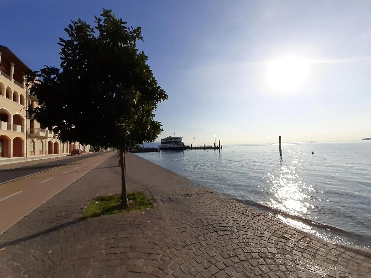 Ferienhaus Appartamento Lido 'With Parking Space Included' Toscolano-Maderno Italien